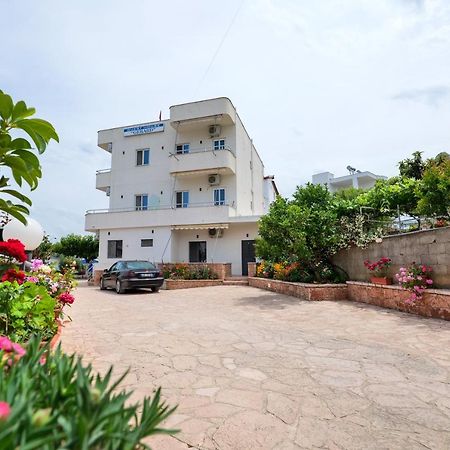 Guest House Gerard Ksamil Ngoại thất bức ảnh