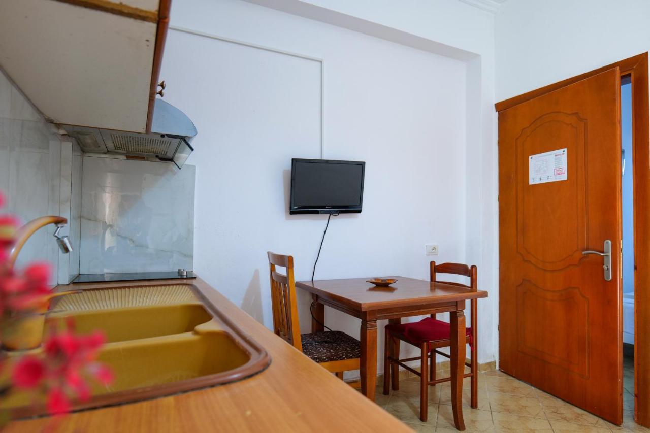 Guest House Gerard Ksamil Ngoại thất bức ảnh