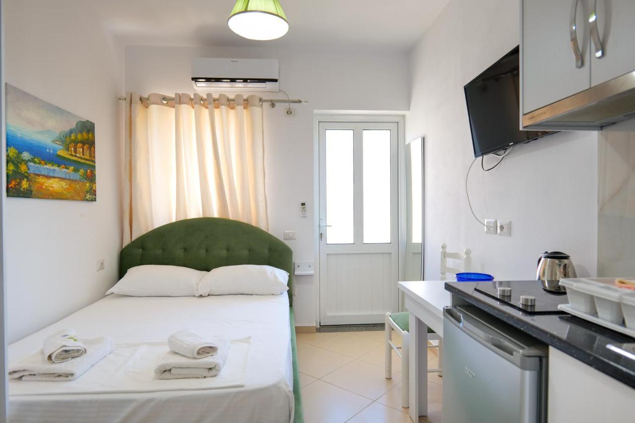 Guest House Gerard Ksamil Ngoại thất bức ảnh