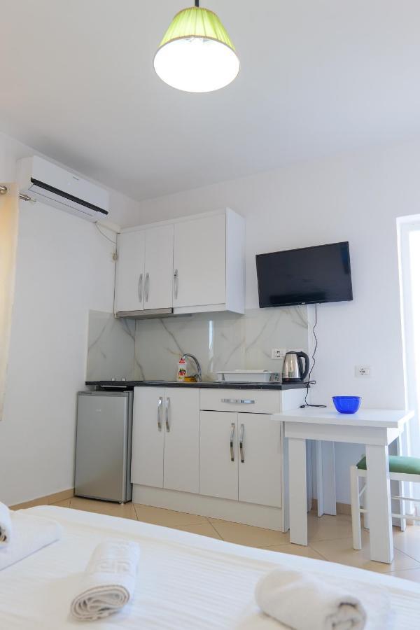 Guest House Gerard Ksamil Ngoại thất bức ảnh